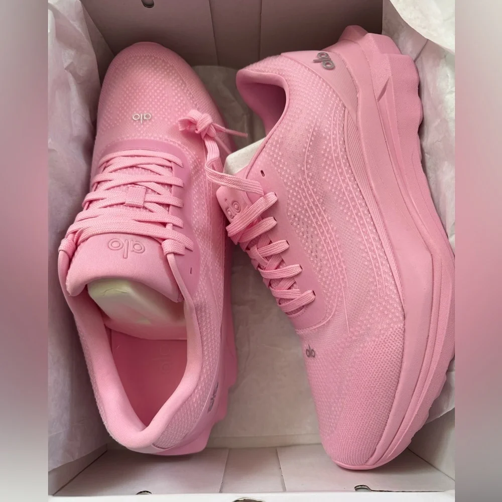 ALO Yoga stylish pink